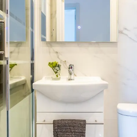 3Br - 2Bh Apartment With Nice Sagrada Familia Views Barcelona