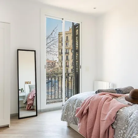 3Br - 2Bh Apartment With Nice Sagrada Familia Views
