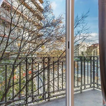 3Br - 2Bh Apartment With Nice Sagrada Familia Views Apartment