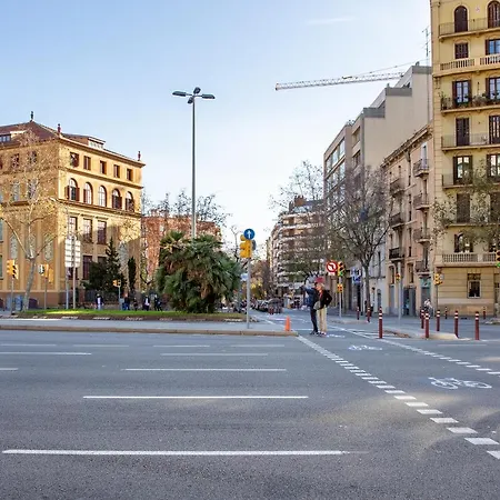 Apartment 3Br - 2Bh Apartment With Nice Sagrada Familia Views *